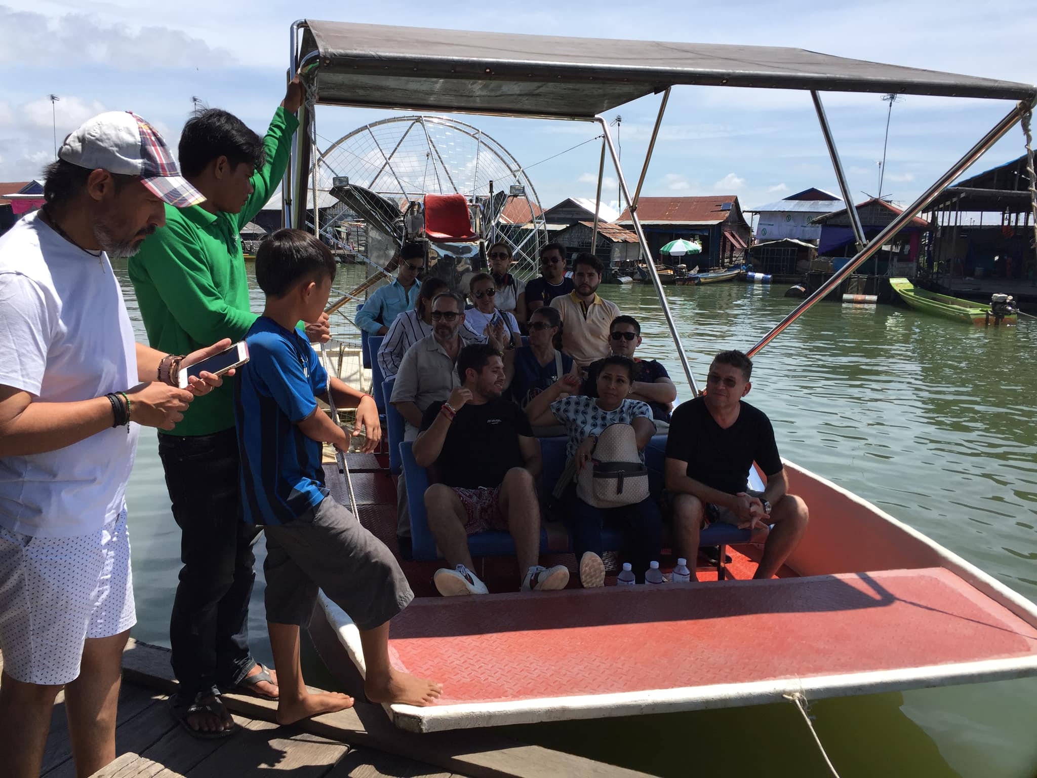 Hello komnobboat.com
